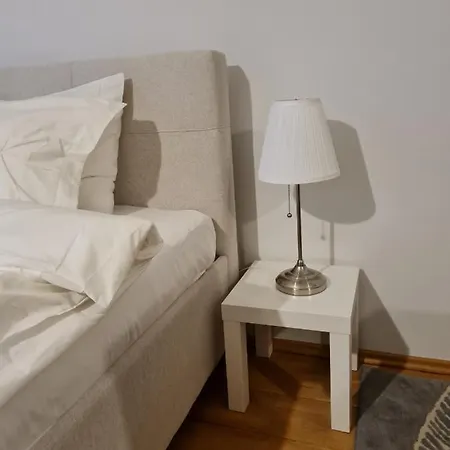 아파트 Spacious In Center *