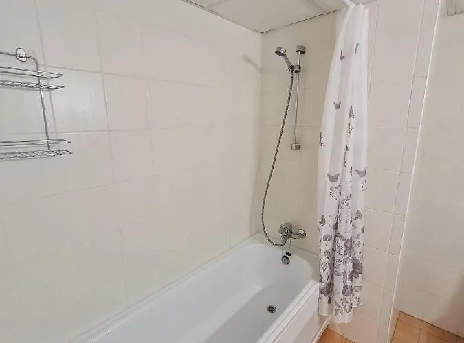 아파트 Spacious In Center *