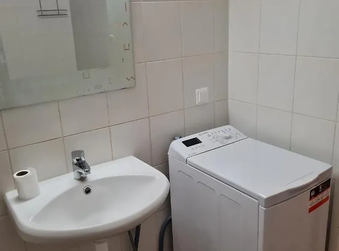 Spacious In Center Reval