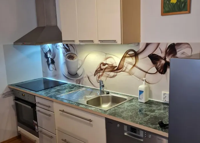 Spacious In Center Apartment *